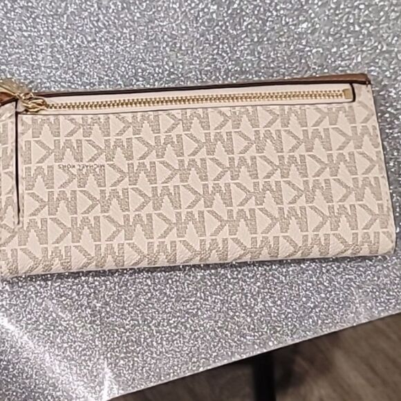 Michael Kors Jet Set Charm Large Logo & Leather Tri-Fold Wallet - Picture 9 of 12